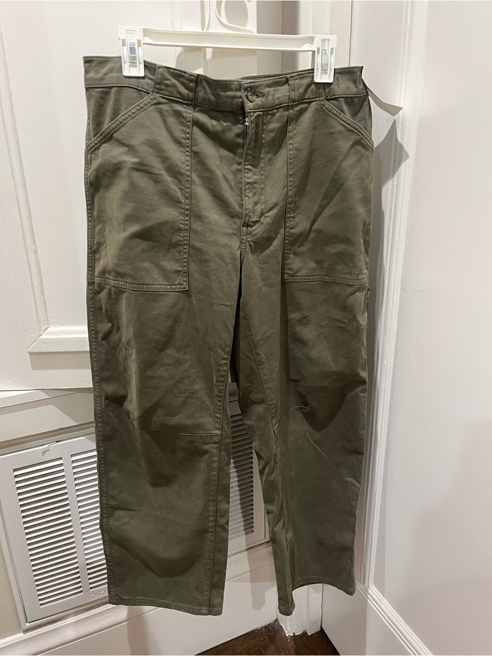 NWT Madewell darted barrel leg utility pant in faded ivy green - Picture 2 of 8